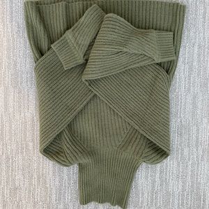 Green cropped turtleneck sweater. New never worn, no tags.
